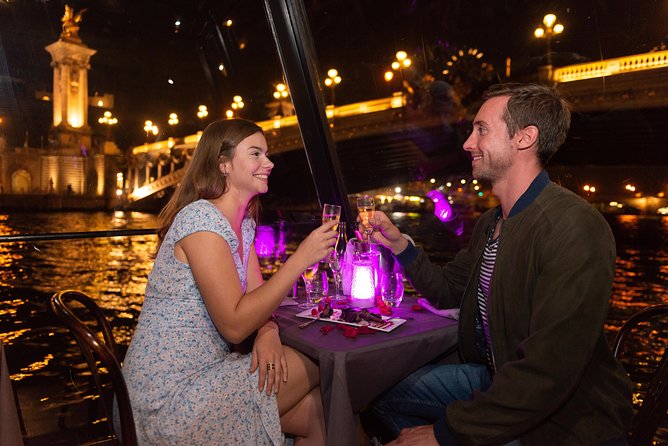 Seine Dinner Cruise, Eiffel Tower Access and Moulin Rouge Show - The coach ride to Montmartre and the Moulin Rouge