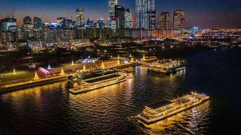 Seoul: Han River Night Picnic & Games with Cruise - Korean games that get strangers talking