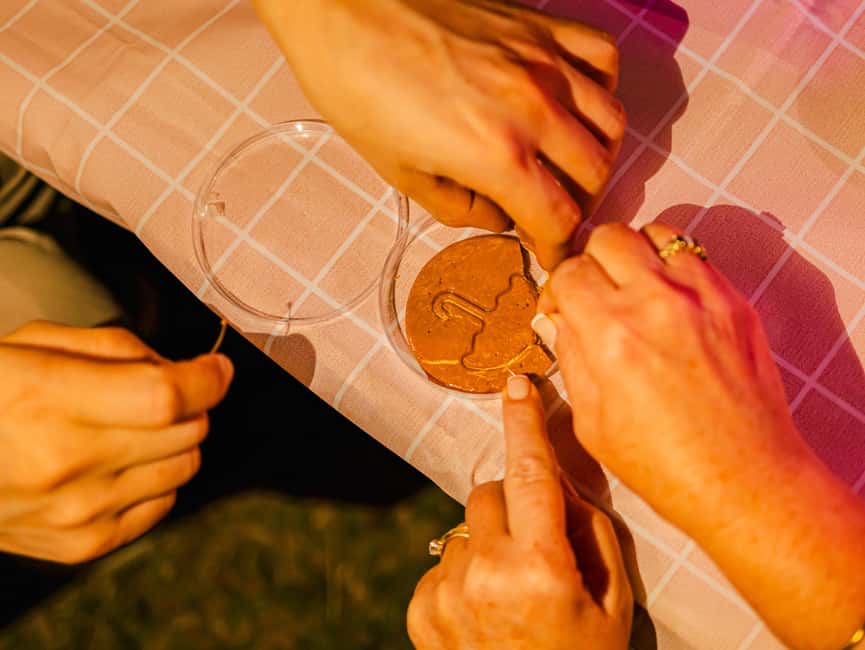 Seoul: Han River Night Picnic & Games with Cruise - Winter indoor BBQ from November through March