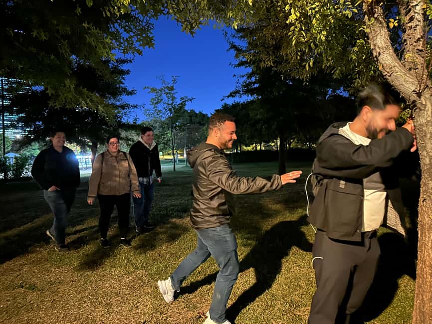 Seoul: Han River Night Picnic & Games with Cruise - The guides make or break the evening