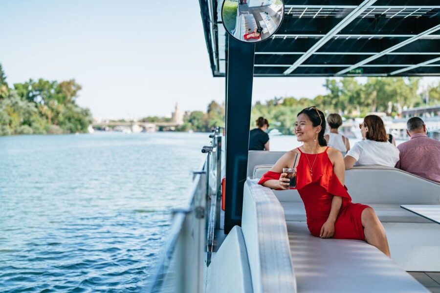 Seville: 1-Hour Guadalquivir River Sightseeing Eco Cruise - The first views: Triana, Torre del Oro, and the cathedral