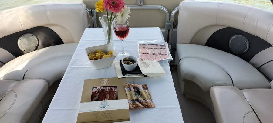 Seville: Exclusive River Boat Tour with Tapas - Starting beside Triana Bridge
