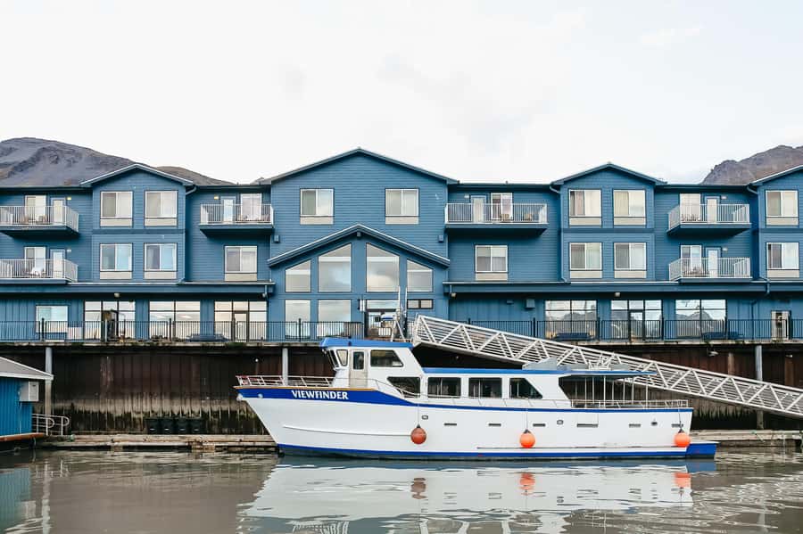 Seward: Kenai Fjords National Park Catamaran Cruise w/Lunch - Lunch, drinks, and comfort on board