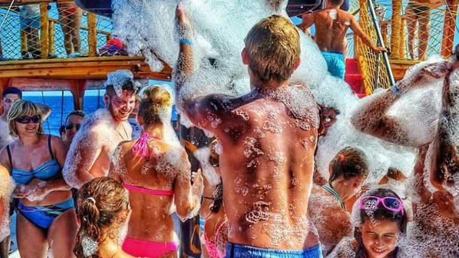 Side: Dolphin Island Boat Tour w/ Lunch & Foam Party - Key points to know before booking