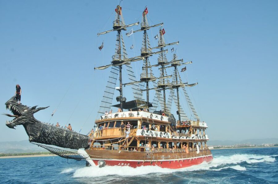 Side: Dolphin Island Boat Tour w/ Lunch & Foam Party - What the Side boat day is really like