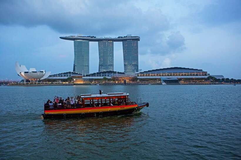 Singapore: Singapore River Cruise - Raffles Landing, the Merlion, and the Esplanade