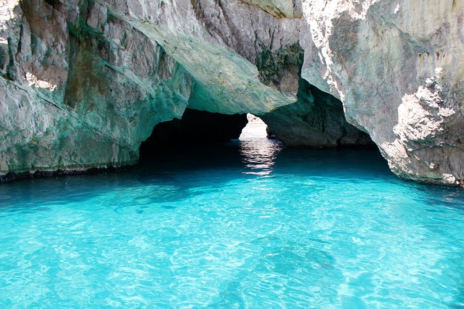 Small Group Capri Island Boat Ride with Swimming and Limoncello - Inside the Green Grotto for about 15 minutes