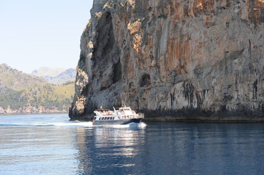 Sóller: Boat Trip to Sa Calobra and Torrent de Pareis - Walking toward the Torrent de Pareis