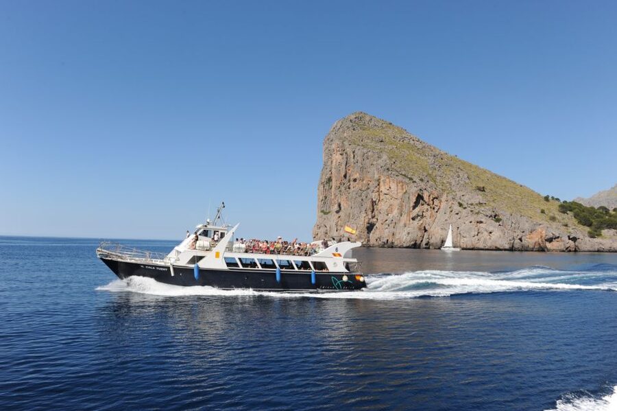 Sóller: Boat Trip to Sa Calobra and Torrent de Pareis - Crowds, heat, and the best way to use your time