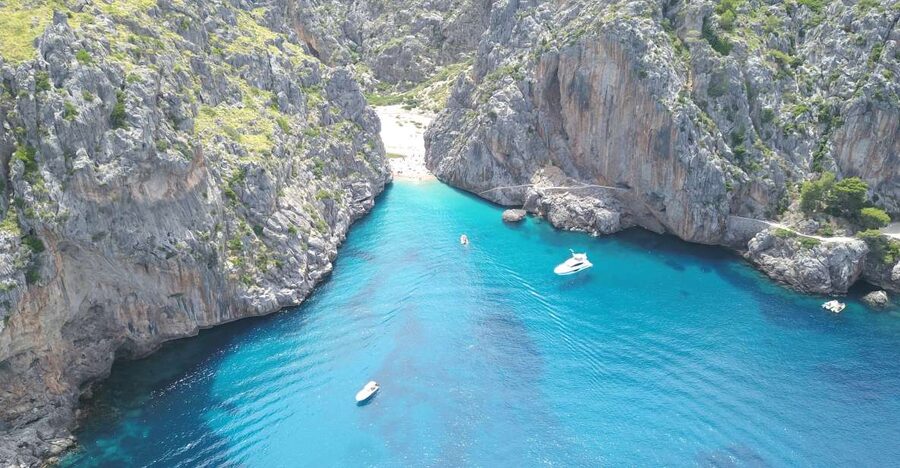 Soller: Sa Calobra & Cala Tuent Speedboat Tour - Arriving at Sa Calobra and the Torrent de Pareis