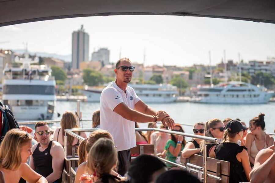 Split: Blue Lagoon 3 Islands All-Inclusive Cruise with Lunch - Food, drinks, and onboard comfort