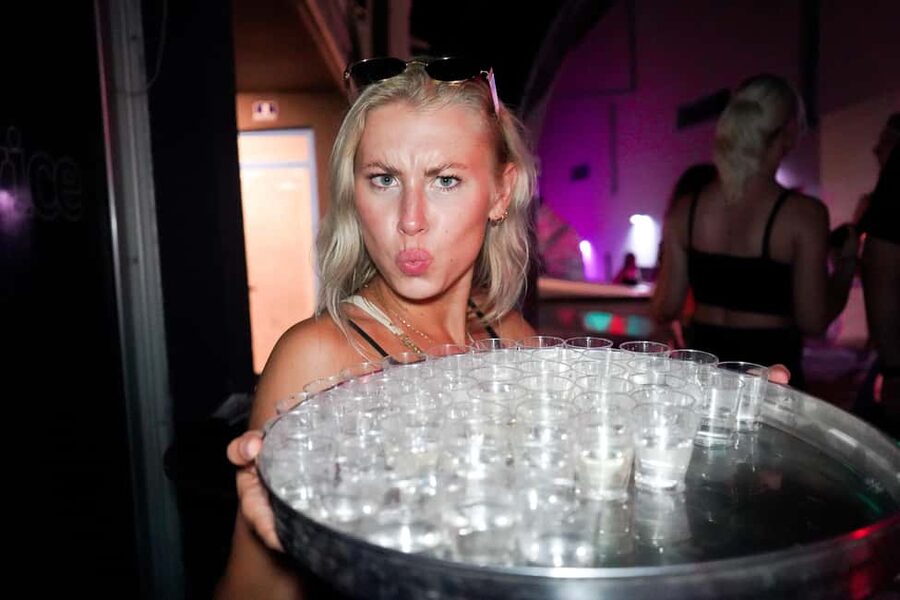 Split: Night Boat Party with DJ, Free Shots & After-Party - Free shots at three stops