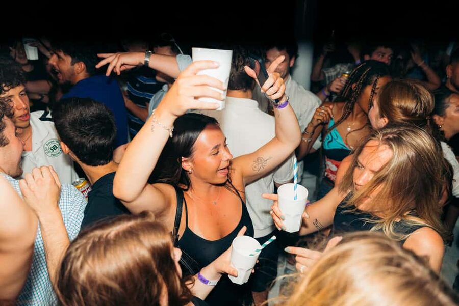 Split: Night Boat Party with Free Shots, Dj and After Party - The Pre-Party Bar Sets the Pace
