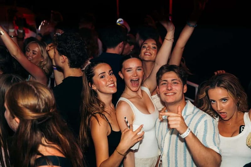 Split: Night Boat Party with Free Shots, Dj and After Party - Who Should Book This Party?