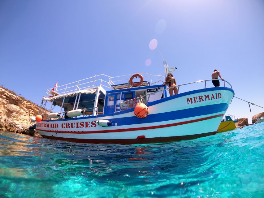 St Paul's Bay: Comino, Blue Lagoon, Gozo, & Caves Boat Tour - The first hour: Malta’s northern coast from the sea
