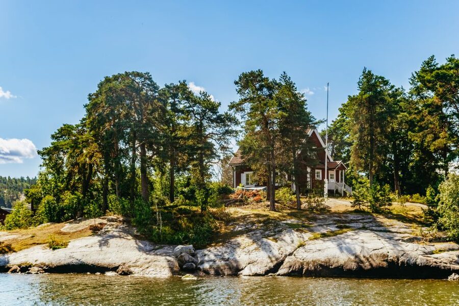 Stockholm: City Archipelago Sightseeing Cruise with Guide - Boarding a classic archipelago ship