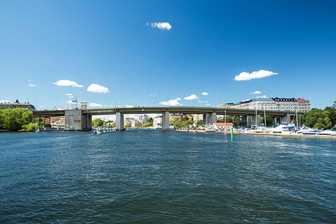 Stockholm: Highlights Boat Tour - The lock between Lake Mälaren and the Baltic Sea
