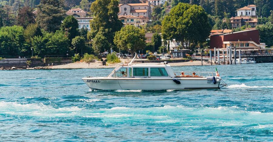 Stresa: 3 Borromean Islands Hop-On Hop-Off Boat Tour - Starting in Stresa and finding the right boat