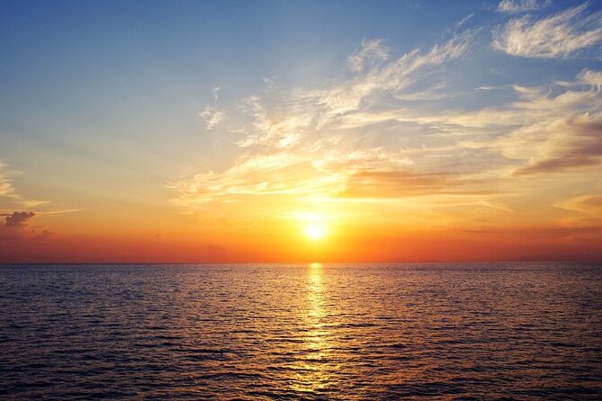 Sunset Dinner Cruise in Honolulu, Hawaii - Leaving Ala Moana and finding your bearings