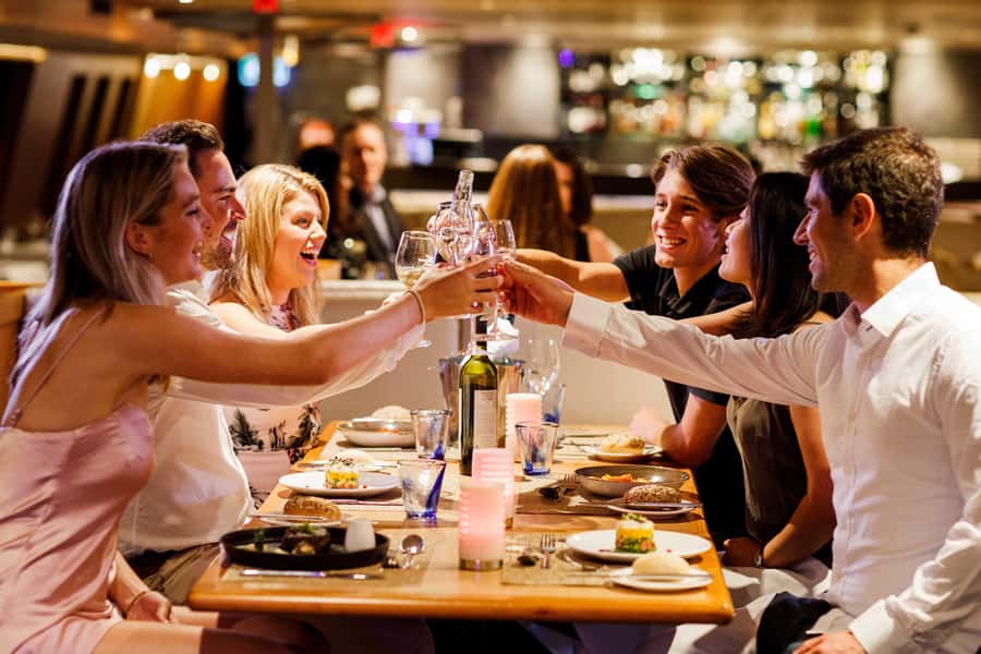 Sydney: Harbour Dinner Cruise with 3, 4 or 6-Course Menu - Why dinner on Sydney Harbour works so well