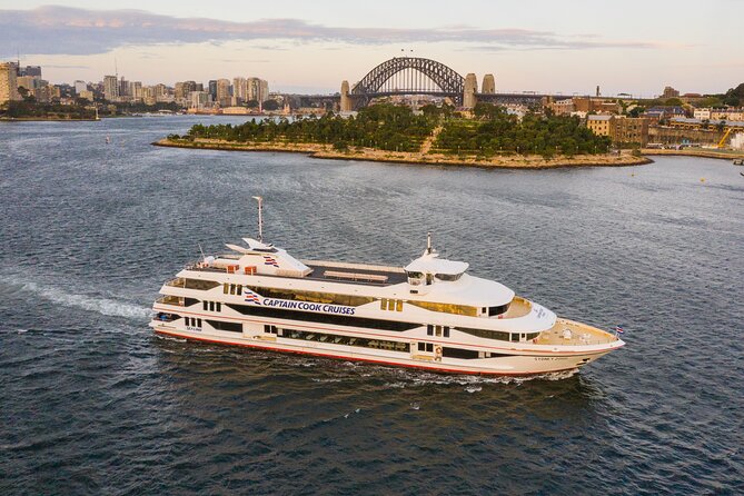 Sydney Harbour Starlight Dinner Cruise from Darling Harbour - Service, boarding, and the small frustrations