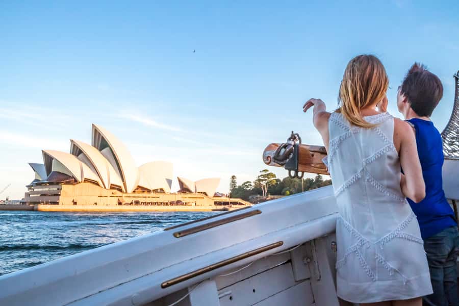 Sydney: Tall Ship Harbour Twilight Dinner Cruise - Setting sail past Sydney’s best-known sights