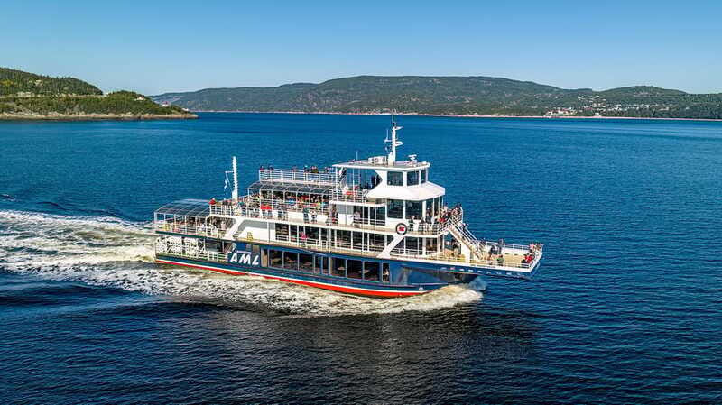 Tadoussac/Charlevoix: 3-Hour Whale Watching Boat Tour - The guides make the sightings easier to understand