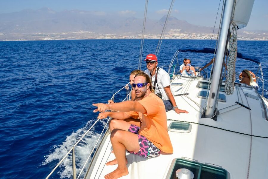 Tenerife: Sailboat Tour Whale Watching Food and Snorkeling - The crew makes the difference