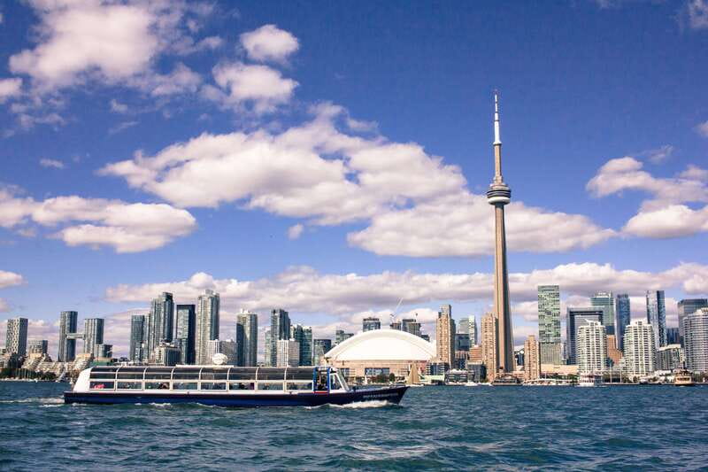 Toronto: Harbor and Islands Sightseeing Cruise - Why the smaller boat changes the experience