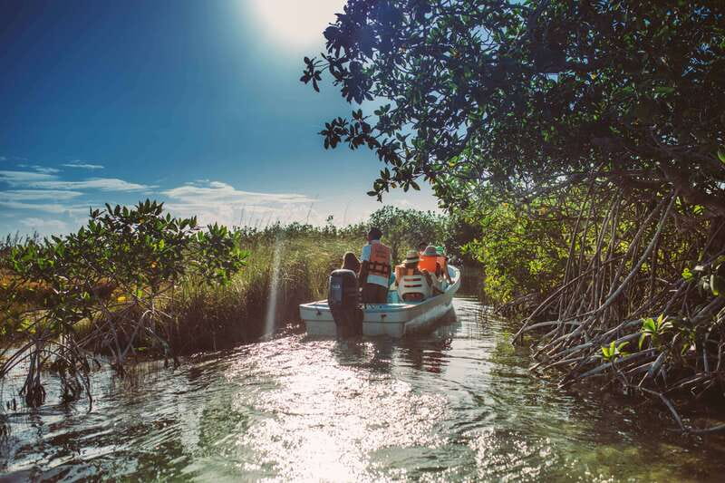 Tulum: Mayan Ruins & Sian Kaan Tour with Boat Ride and Lunch - Ruins first, water later