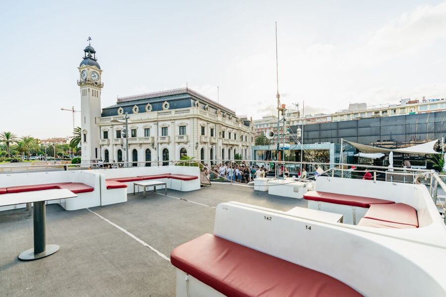Valencia: Sunset or Daytime Catamaran Cruise with Drink - Along Valencia’s coast on calm or choppy water