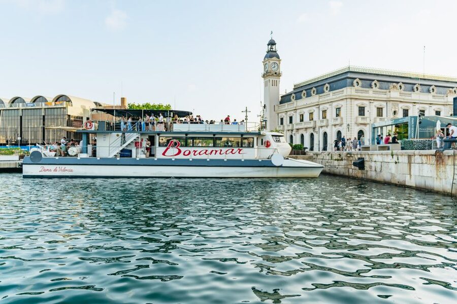 Valencia: Sunset or Daytime Catamaran Cruise with Drink - Choosing the daytime or sunset departure