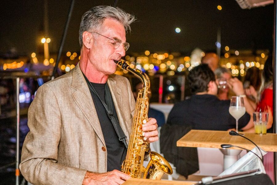 Venice: Catamaran Sunset Jazz Cruise with Aperitivo - Finding the catamaran near Riva dei Sette Martiri