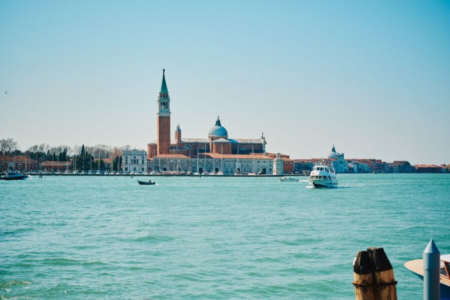 Venice: Murano & Burano Panoramic Boat Tour w/ Glassblowing - Murano glassblowing: the tour’s main organized stop
