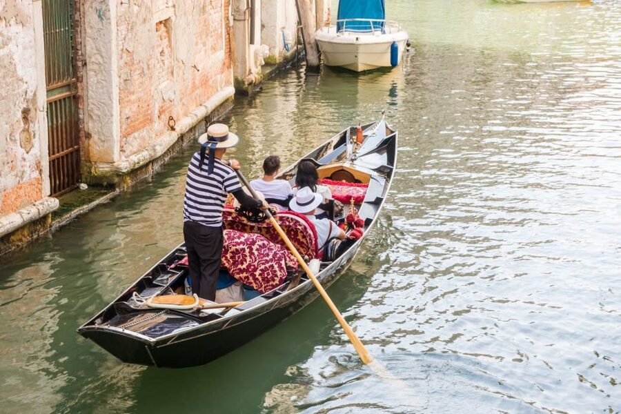 Venice: Private Gondola Cruise for up to 5 Passengers - The Grand Canal portion: Venice from its main waterway