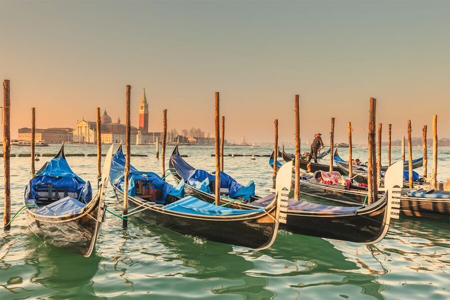 Venice: Private Gondola Cruise for up to 5 Passengers - Who will enjoy this most?