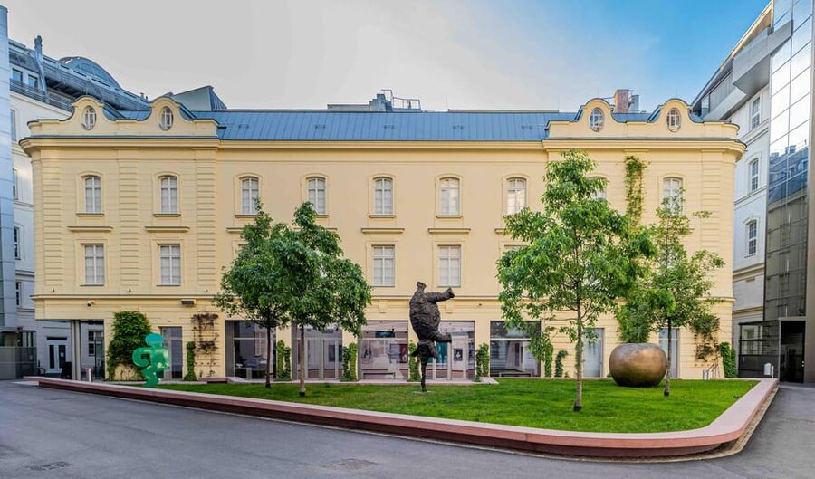 Vienna: City Cruise - A 75-minute loop through modern Vienna