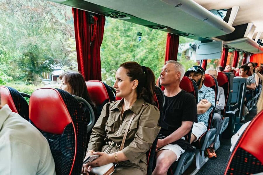 Vienna: Hallstatt Day Trip with Boat Ride Option - Meeting in Vienna and settling into the coach