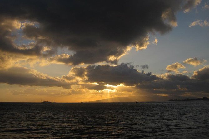 Waikiki Signature Sunset Catamaran Sail - Should you book the Waikiki Signature Sunset Catamaran Sail?