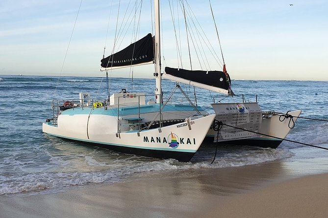 Waikiki Turtle Snorkel and Sail on Hawea Catamaran - The Hawea catamaran ride is half the pleasure