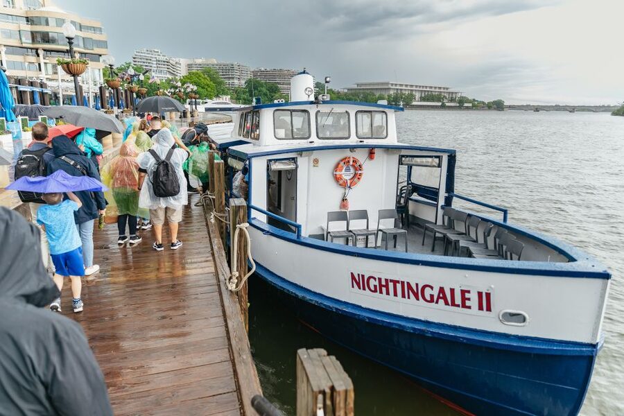 Washington, DC: Full-Day Tour with a Scenic River Cruise - The essential details at a glance