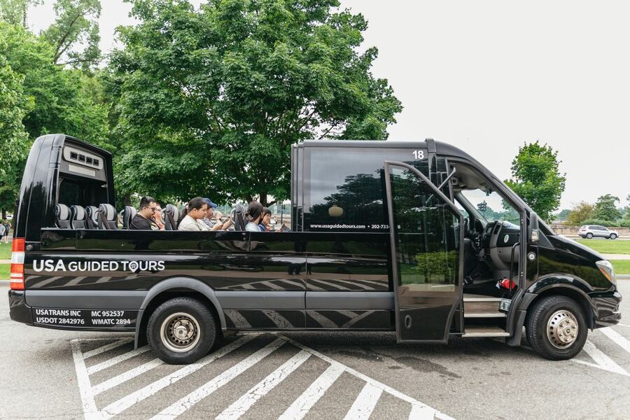 Washington, DC: Full-Day Tour with a Scenic River Cruise - The National Mall memorials, from war to public service