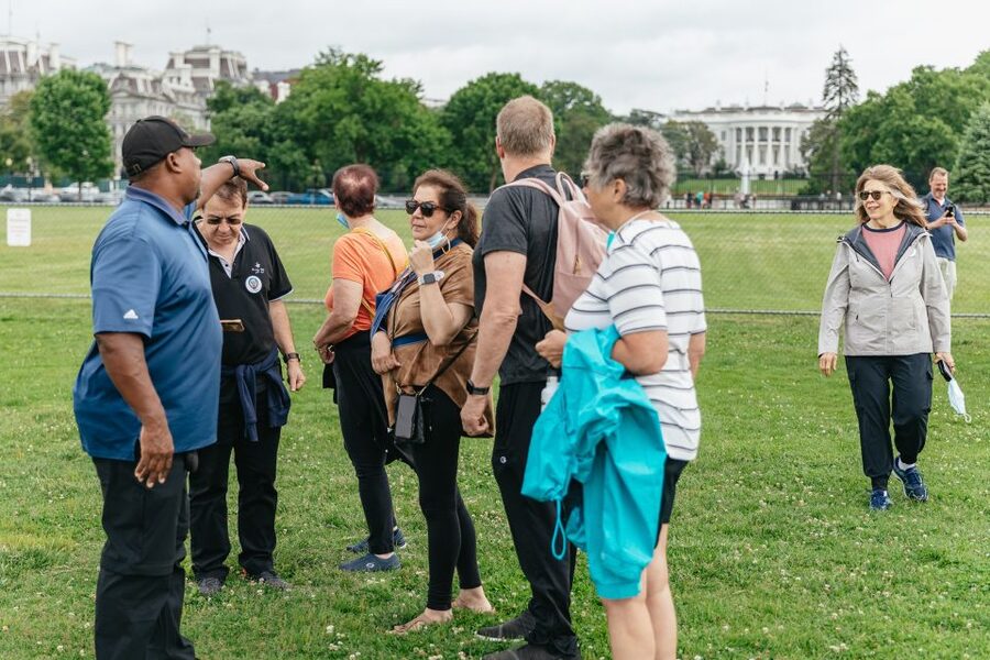 Washington, DC: Full-Day Tour with a Scenic River Cruise - The guides are the main reason to book