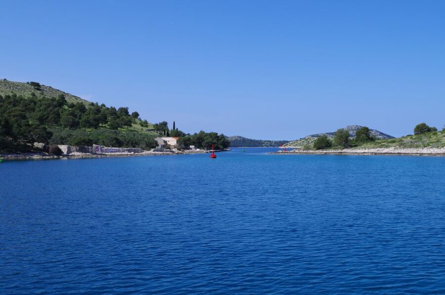Zadar: Full-Day Sailing Trip to Kornati - Swimming and snorkeling in a quiet bay